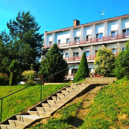Готель Osrodek Wypoczynkowy " Bieszczady" Мичківці Екстер'єр фото