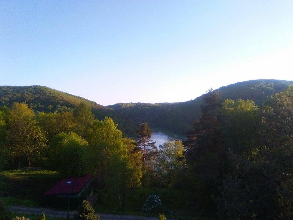 Готель Osrodek Wypoczynkowy " Bieszczady" Мичківці Екстер'єр фото