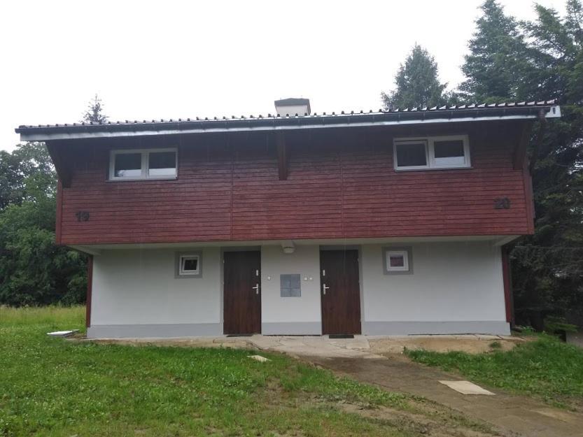 Готель Osrodek Wypoczynkowy " Bieszczady" Мичківці Екстер'єр фото